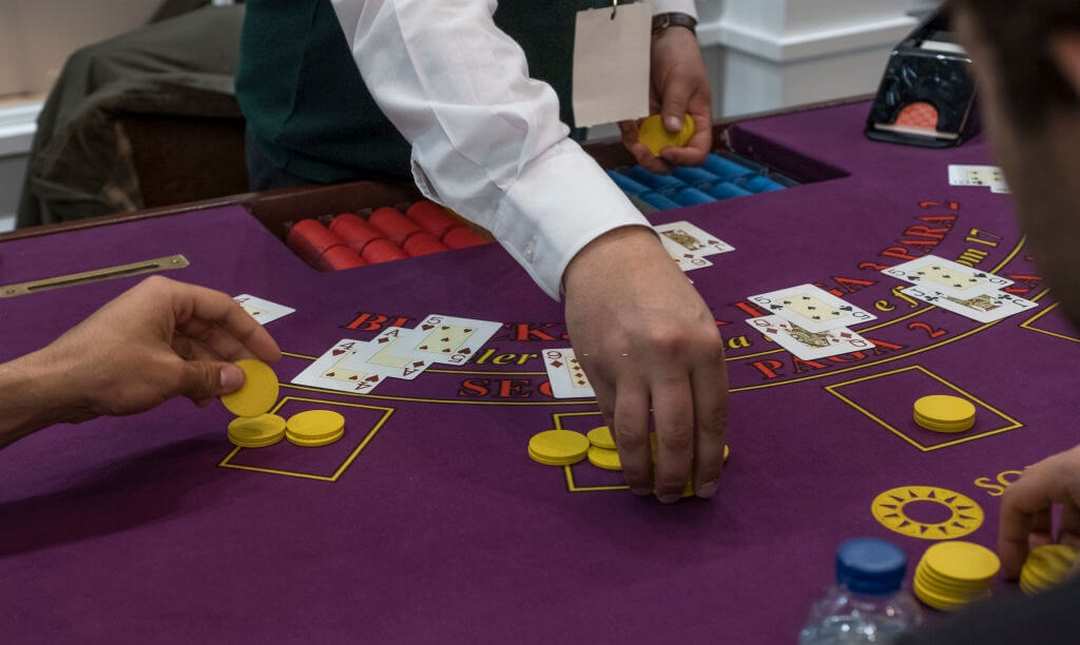 Baccarat- game bài ăn tiền cực hịn tại Las Vegas Sun Hotel & Casino